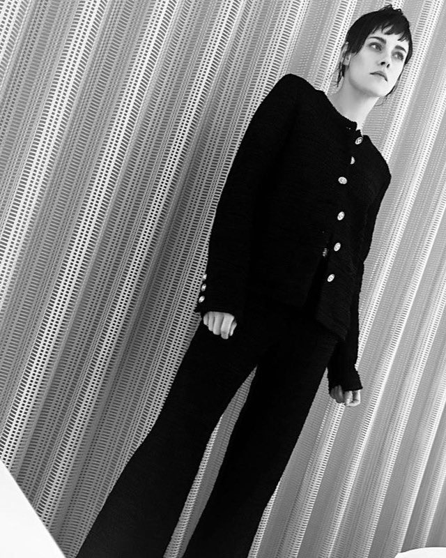 AdoringKS's tweet photo. ‘#tapchidep #depmagazine #chanel #kristenstewart #virginieviard’ https://t.co/PaHPhqVBcE https://t.co/Q6rQKIo7CV