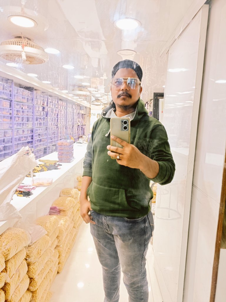 indianmka's tweet photo. 🍁😎👀🍁 https://t.co/tzqExPSRiZ