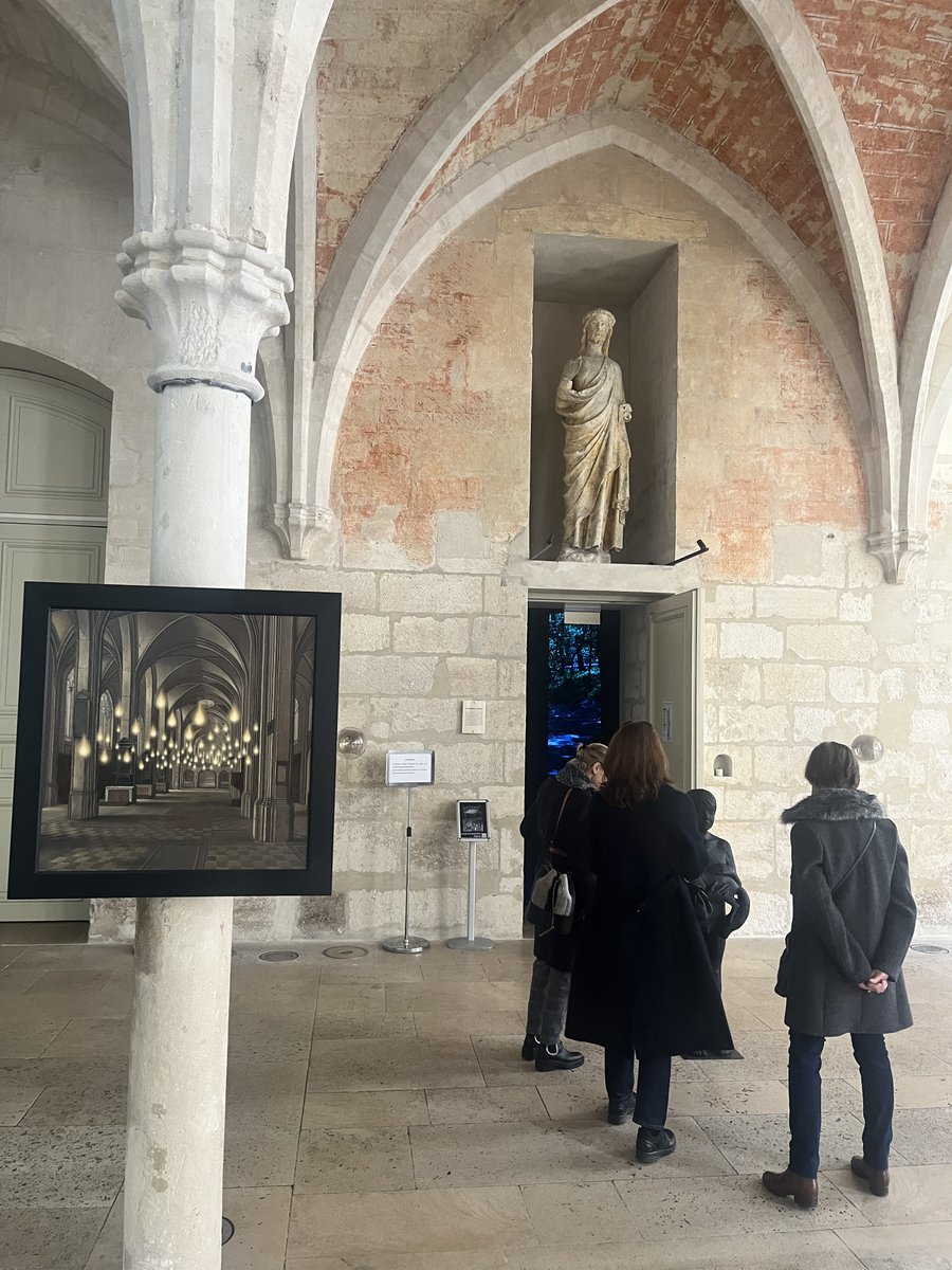 ADIAF_O's tweet photo. Visit to the @CBernardins as part of our #CollectorsProgram. The members benefited from a guided tour of @laurentgrasso “Anima” by the artist himself. Laurent Grasso was the laureat of the 2008 #PrixMarcelDuchamp. https://t.co/1bakExach8