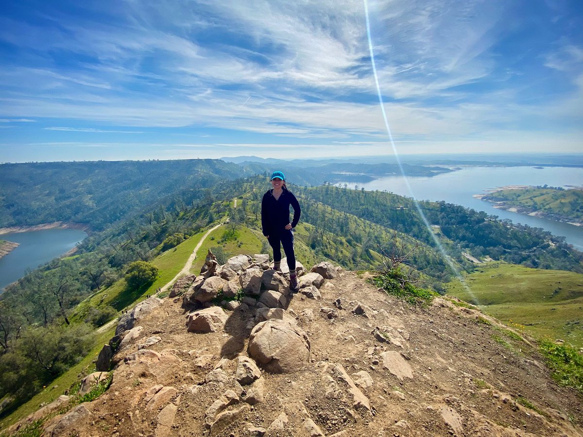 VanessaABC30's tweet photo. Peaks or it didn’t happen… ⛰️☀️
Had an amazing weekend and ready to take on this work week the way I did this hike… with lots of water and a quick break or two along the way. 🤪
#willhikeforviews #takeahike #weekend #wandering #millerton #pincushion #view https://t.co/CL77xcFXGW