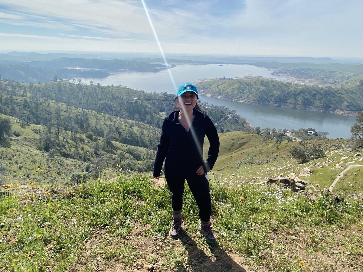 VanessaABC30's tweet photo. Peaks or it didn’t happen… ⛰️☀️
Had an amazing weekend and ready to take on this work week the way I did this hike… with lots of water and a quick break or two along the way. 🤪
#willhikeforviews #takeahike #weekend #wandering #millerton #pincushion #view https://t.co/CL77xcFXGW