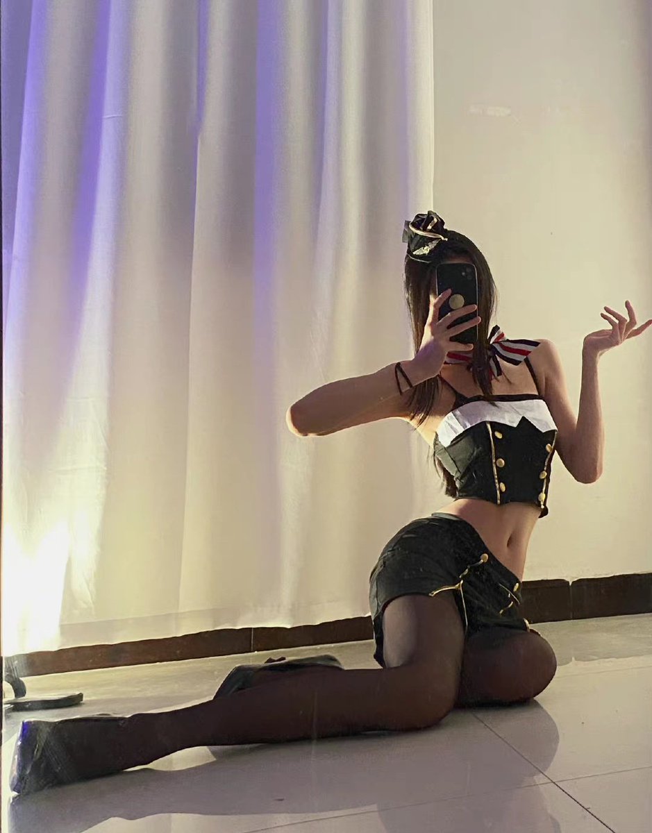 YUCI312's tweet photo. 老姐姐脚下
#深圳约炮  #上海线下 https://t.co/nVEwWoPfBp