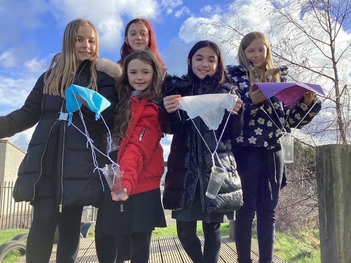 MrsJamiesonCPS's tweet photo. We have been learning about air resistance. This afternoon we made parachutes to test the air resistant qualities of different materials. https://t.co/CV5di4j8w9