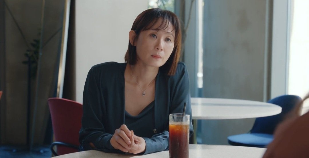 Marvel0uz_'s tweet photo. i’d really love to slap her face with my wet flip-flops. seriously! #CrashCourseInRomanceEp4 https://t.co/OdQpPuxZJI