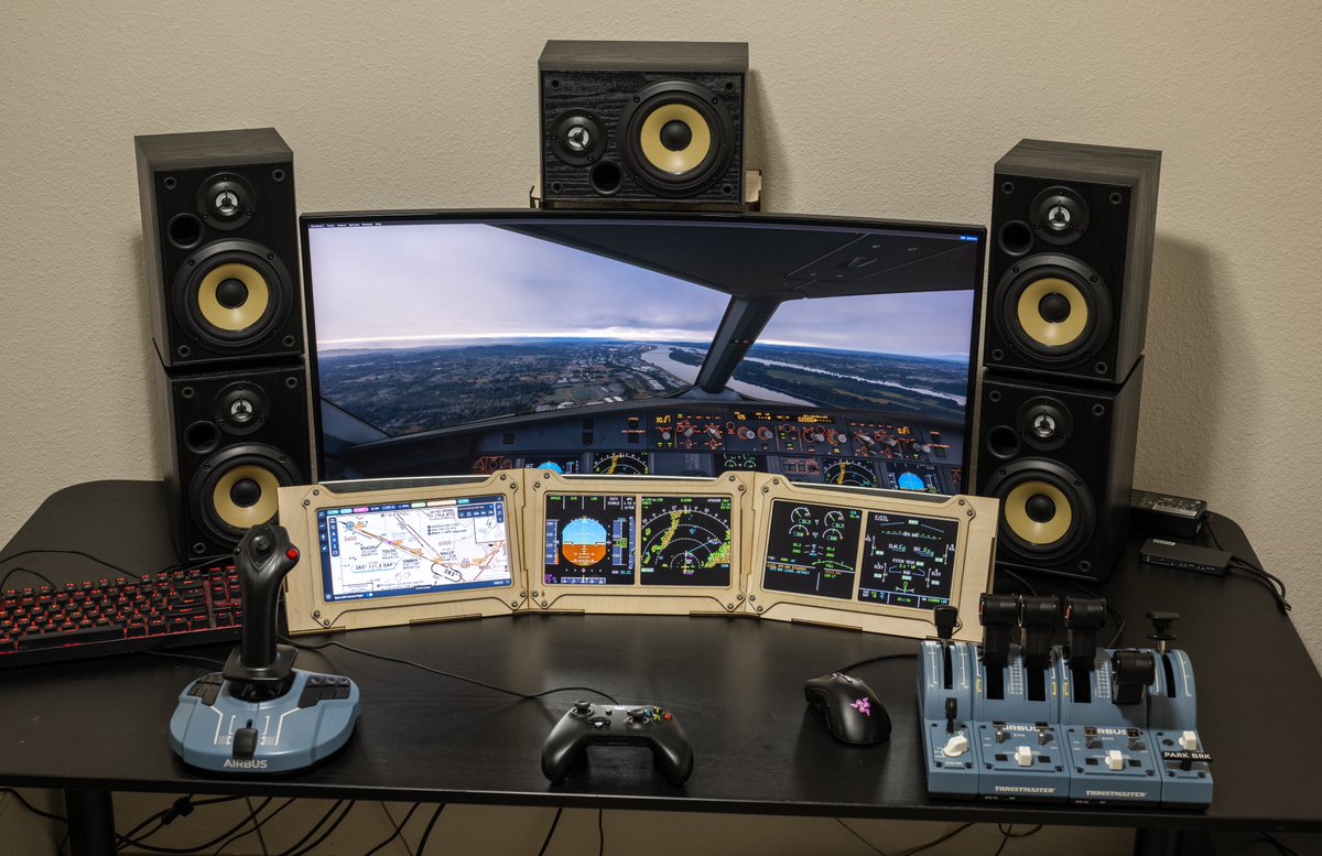 Rice_Maiden's tweet photo. I enjoy Microsoft Flight Simulator a bit too much. Perhaps I'll build some displays for #StarCitizen eventually. https://t.co/LTkpdqGxfz