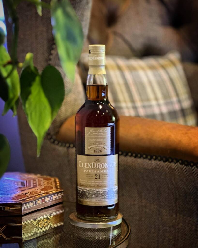 The 2022 batch of the @glendronach 21yo Parliament 🥃

Frankly epic whisky, with a much older content than the label lets on, for a pretty affordable price in 2023. I might have a few spares 🤣

With notes of dusty dunnage, furniture polish, aged mahog… instagr.am/p/Co99M9bMF2M/