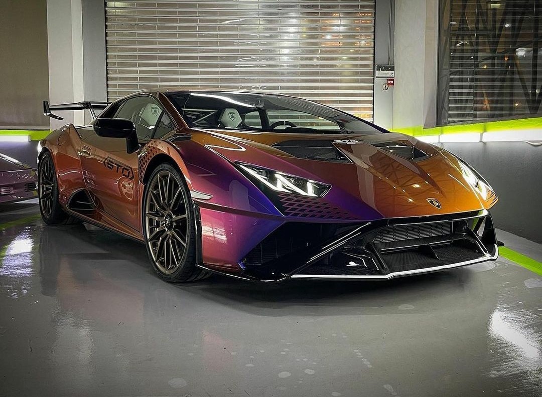 LamboCIub's tweet photo. Blu Hal Huracan STO https://t.co/3HB0AOAja8