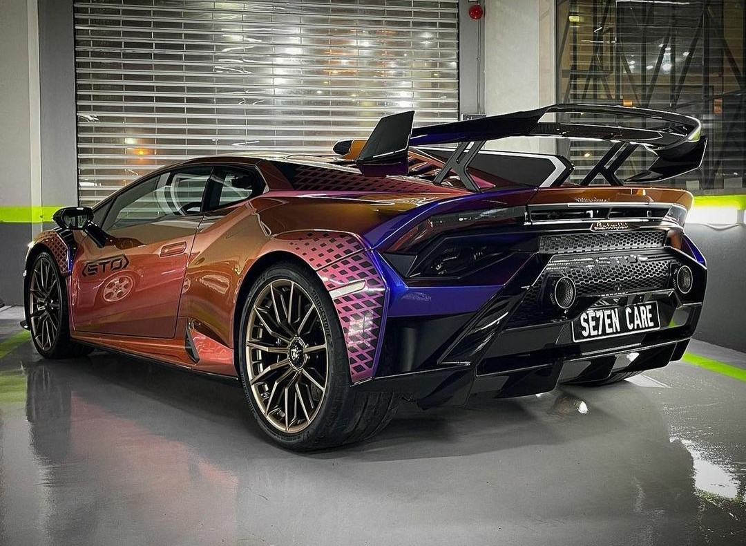 LamboCIub's tweet photo. Blu Hal Huracan STO https://t.co/3HB0AOAja8