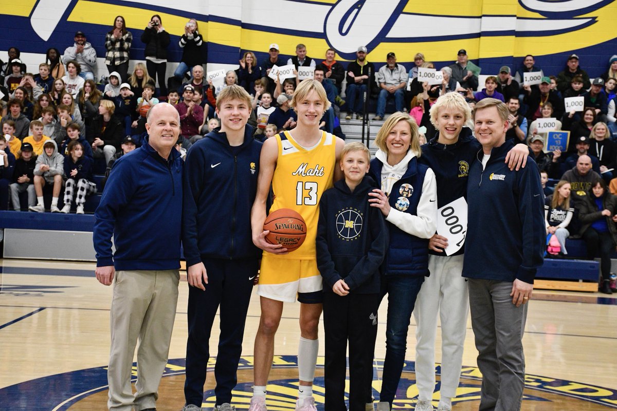 Keith10Newman's tweet photo. Congrats to ⁦@Owencarlson013⁩ on his 1000th point at our Border Battle game vs La Crosse Central. Has been fun watching the explosive dunks and many 3 pointers! https://t.co/pW3f4tQ5kk