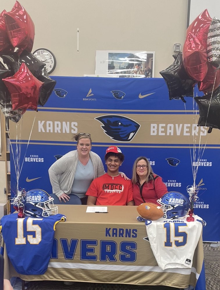 kristin_crawley's tweet photo. This young man is going far! Can’t wait to watch. Been blessed to enjoy watching his career and growth @Dezlock15 #friendsandfamily #karns https://t.co/UO68Y6g1Xt