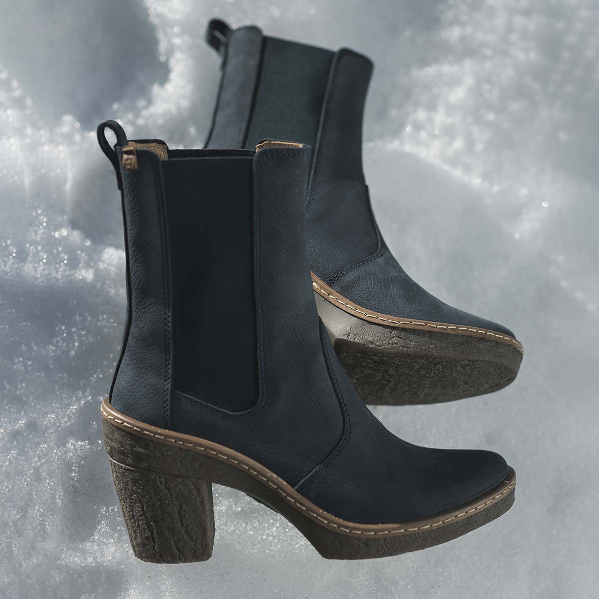 elnaturalistaes's tweet image. NUEVO 🌳 Mod. 5431 HAYA ✨ DTO. 40% ✨ i.mtr.cool/hazyhrowss 

Haya. Una linea de #botines de nuestra colección Otoño Invierno, perfecta para usarla casi todo el año. 
...
#ElNaturalista #rebajas #CrazyWeek