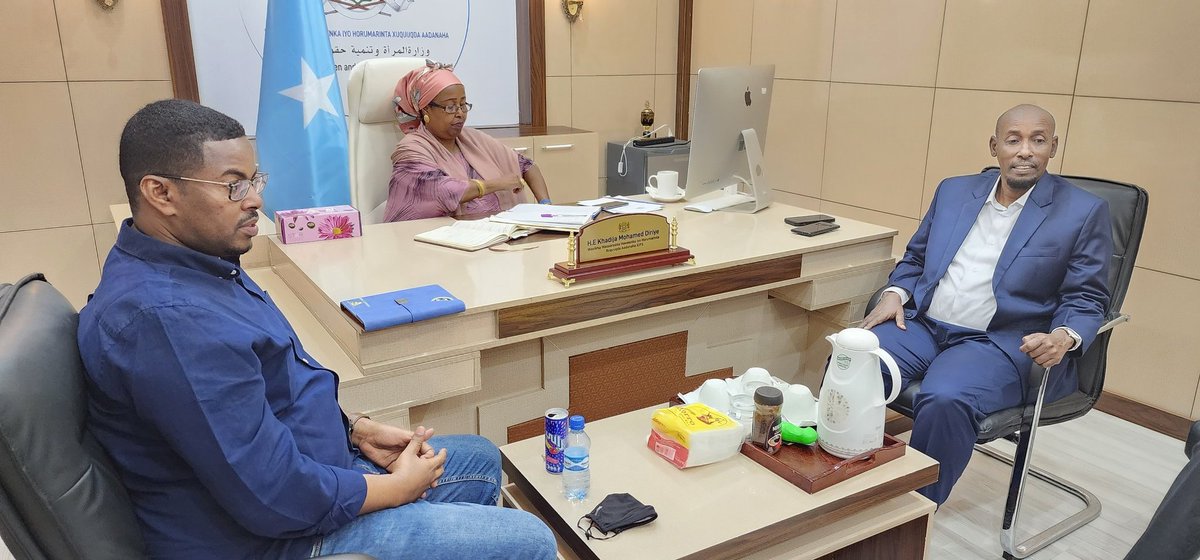 BadefFoundation's tweet photo. BADEF organisation meets with the Ministry of Women &amp; Human Rights for the Federal Government Somalia! We fully support the objectives and mission of the Ministry. It's great working under the brains leading the path to enhance human rights in Somalia. Thank you! https://t.co/YZsMIkjr9D
