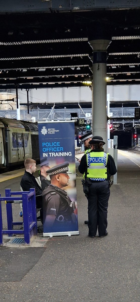 JBed90's tweet photo. HNC Police Studies students @SLCek took part in a live training exercise hosted by @BTP today. Such a great learning experience and opportunity to see what prospects lie ahead. Huge thankyou to @BTP for the invite. @KirstyBicket https://t.co/DtlsWnTYvY