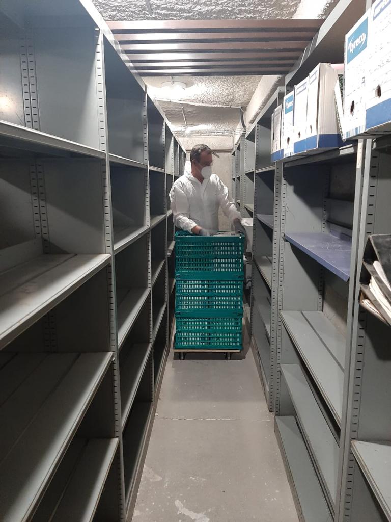 Archives contaminées dans un tribunal judicaire suite à un dégât des eaux :
- Extraction
- décontamination du local
- Stérilisation
- Dépoussiérage 
- reconditionnement
- Réintégration
#conservationcurative
#degatdeseaux