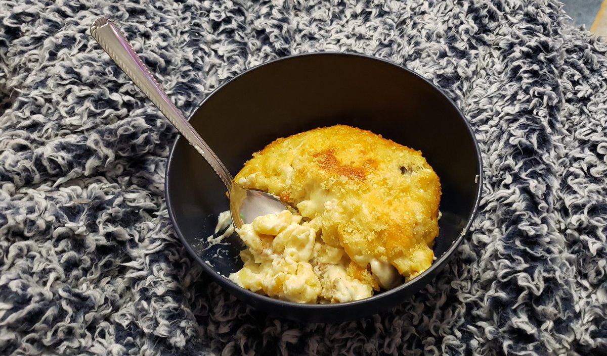 I'm loving these new recipes from all the cookbook zines I've bought 🤩 This one is Gautier Cheese Gratin from <a href="/yumtendozine/">Yumtendo Cookbook | Project Complete!</a>! Mac and cheese is a weakness of mine and this was sooo good ❤🧀 #FE3H #FireEmblemThreeHouses