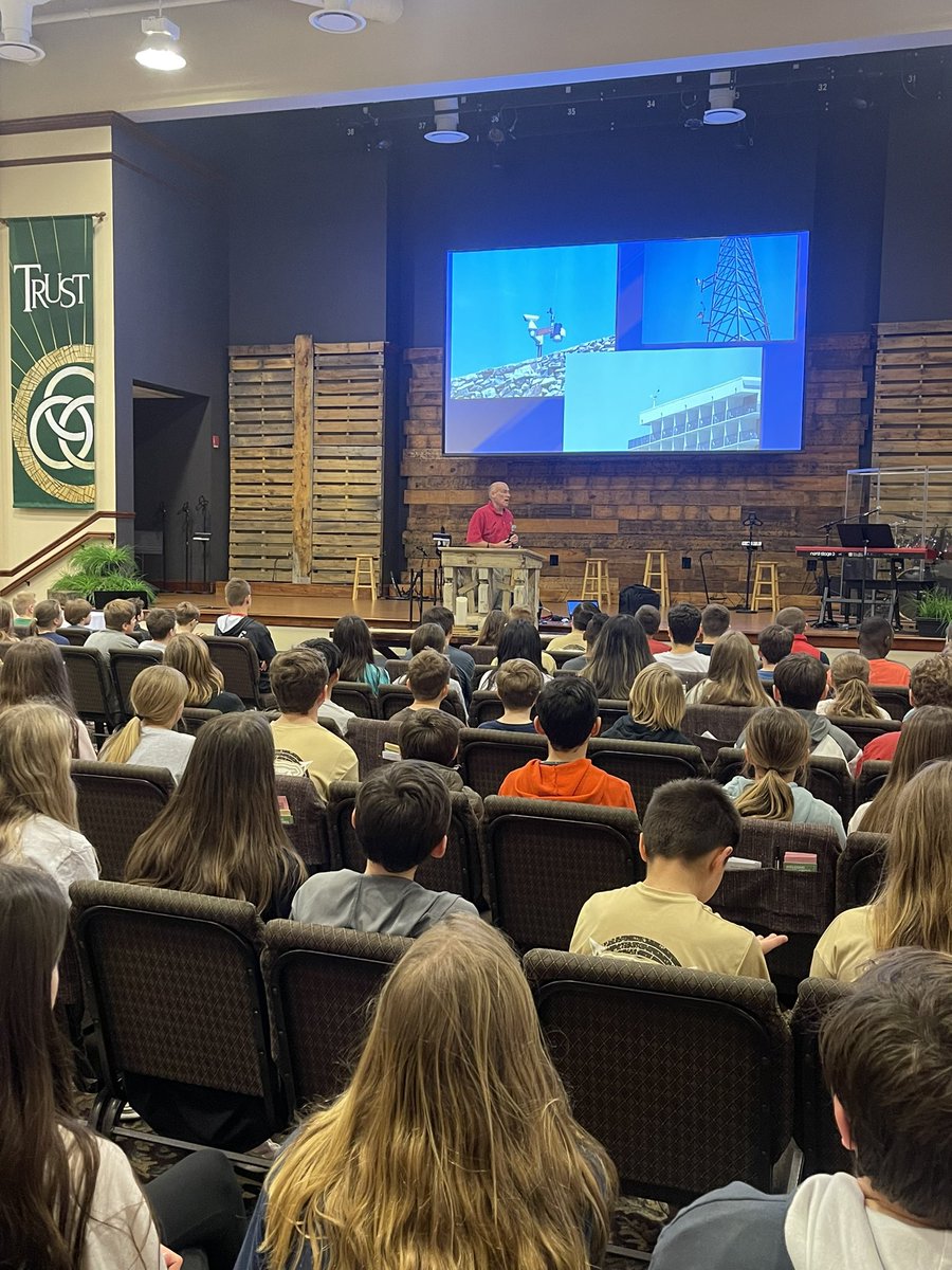 6thEast's tweet photo. One of our favorite days of 6th grade is finally here!  Our field trip to see the one and only James Spann. @EESPrincipal @spann https://t.co/H3mSnBdgkp