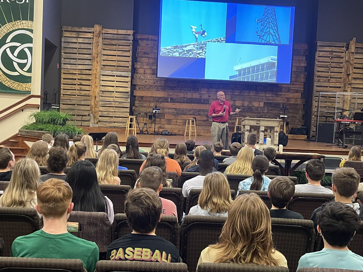 6thEast's tweet photo. One of our favorite days of 6th grade is finally here!  Our field trip to see the one and only James Spann. @EESPrincipal @spann https://t.co/H3mSnBdgkp