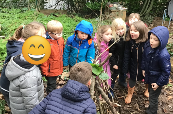 PSMPrimary's tweet photo. Year 1 have been busy in the forest building houses for the Three Little Pigs. Together, they built houses of straw, sticks and bricks. They even tried to blow their houses down! #PSMPS #ForestSchool https://t.co/8gu1EtgRfp