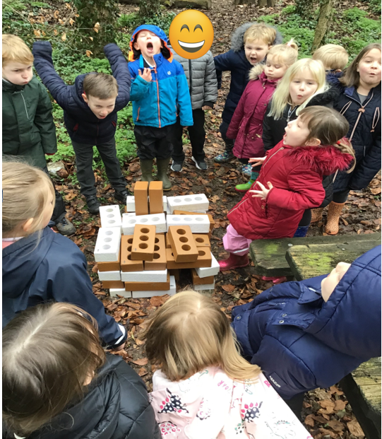 PSMPrimary's tweet photo. Year 1 have been busy in the forest building houses for the Three Little Pigs. Together, they built houses of straw, sticks and bricks. They even tried to blow their houses down! #PSMPS #ForestSchool https://t.co/8gu1EtgRfp