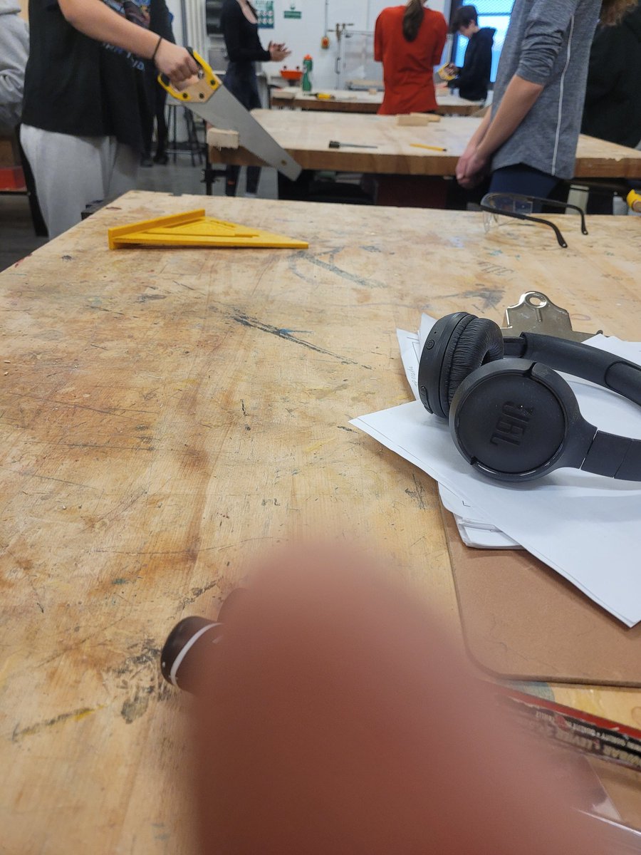 JRedmondtech's tweet photo. @RLJH_HRSB grade 9s using the wood lab to make portable tic tac toe boxes! #lifeskills #PBL https://t.co/dYMiVZvrff