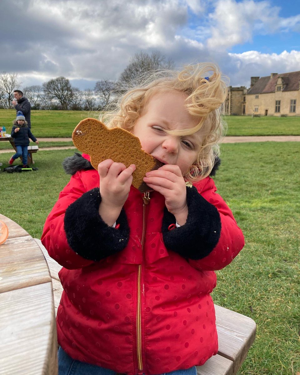 thakenews's tweet photo. Absolutely killing it with the Brian May bantz at Bolsover Castle. Making history fun innit? #englishheritage #funteacher #halfterm #toughcrowd https://t.co/7IUFeFUtVr