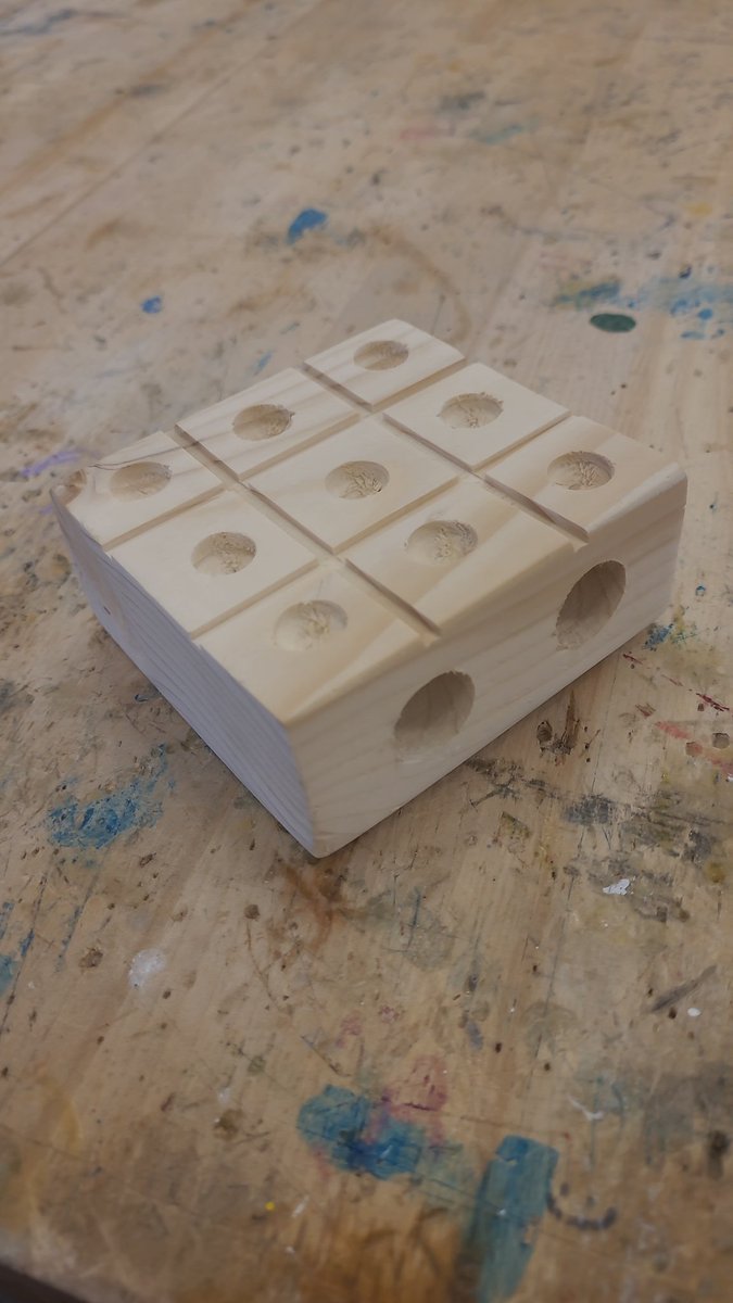 JRedmondtech's tweet photo. @RLJH_HRSB grade 9s using the wood lab to make portable tic tac toe boxes! #lifeskills #PBL https://t.co/dYMiVZvrff