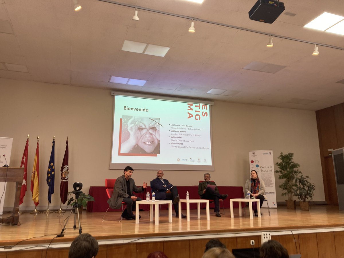 Comenzamos la jornada: Estigma y Salud Mental, ¿qué hacemos con esto? Presentamos el informe <a href="/TheLancet/">The Lancet</a> sobre el estigma mundial y hablamos de soluciones. @FMB_twi <a href="/unicomplutense/">Complutense</a> <a href="/BellGuillermo/">Guillermo Bell</a> <a href="/UCM_Psico/">PsicologiaΨUCM</a> <a href="/CElestigma/">Cátedra UCM-Grupo 5 Contra el Estigma</a>