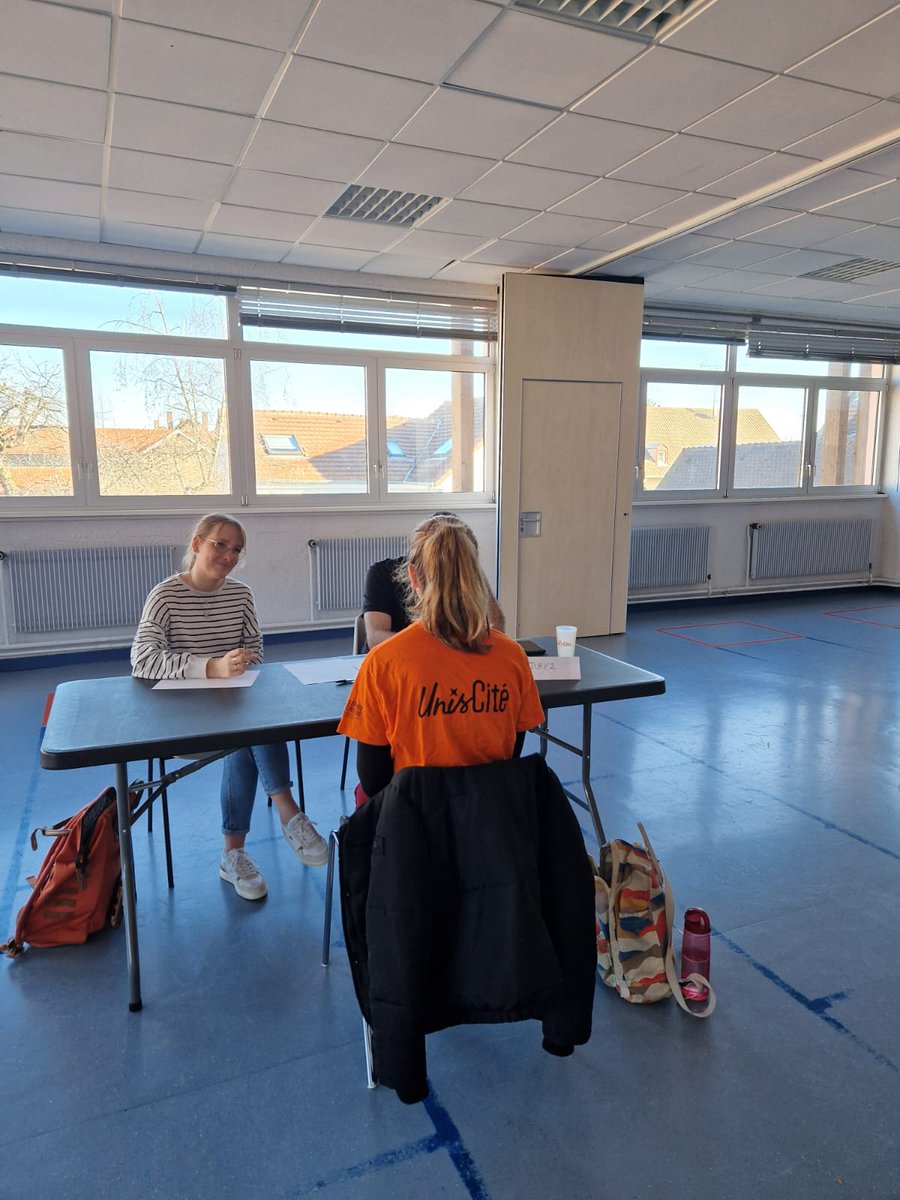ucgrandest's tweet photo. Le volontaires "Européens et Solidaires" de Strasbourg ont présenté leur expérience chez Unis-Cité à des professionnels lors du Jury Tremplin. Cela leur permet de prendre conscience de l'impact de leur engagement et aux partenaires de découvrir leur expérience humaine. #UnisCite https://t.co/VzASqOIG04