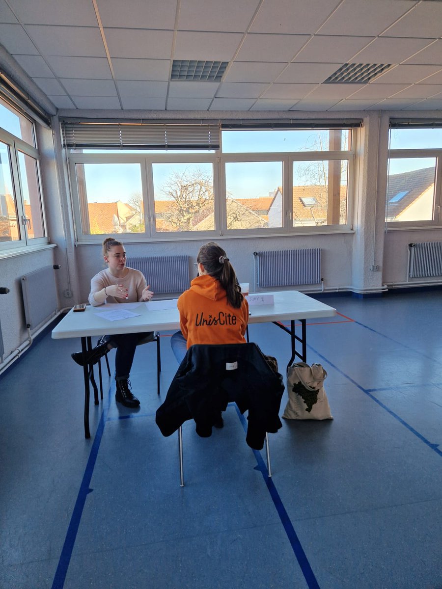 ucgrandest's tweet photo. Le volontaires "Européens et Solidaires" de Strasbourg ont présenté leur expérience chez Unis-Cité à des professionnels lors du Jury Tremplin. Cela leur permet de prendre conscience de l'impact de leur engagement et aux partenaires de découvrir leur expérience humaine. #UnisCite https://t.co/VzASqOIG04