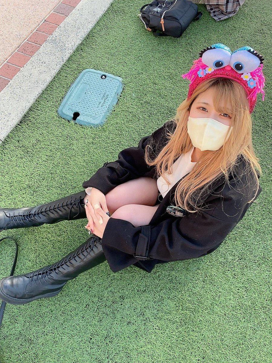 roricom22's tweet photo. しれっと胸元にいる伏黒 https://t.co/qr1Ckwpzg3