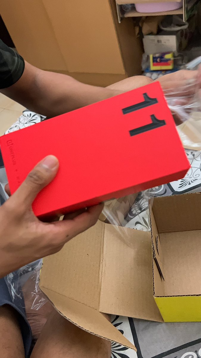 Niyasrazaq's tweet image. Disappointed with @noon @noon_cares selling me a fake product that does not meet the product description on their website. Even worse, they declined my refund request despite proof of return. Cheating customers is not acceptable
 #fakeproduct #refundneeded #cheatingnoon #noon