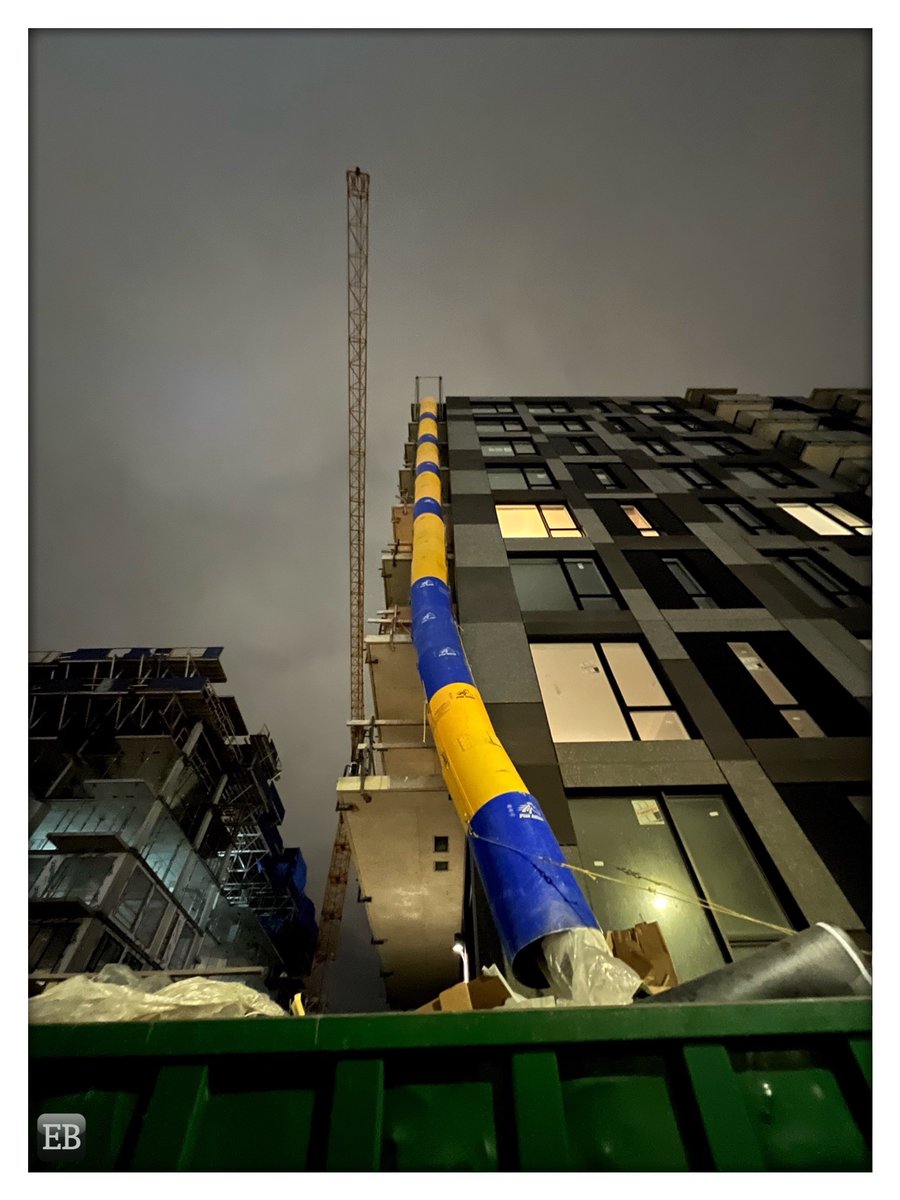Eric_Brazier's tweet photo. “Chute for the Stars” https://t.co/IzKrIZGnBh #TheDailyMobile #photography #Blue #BlueAndYellow #ChuteForTheStars #Cloudy #Condos #Construction #ConstructionCrane #Crane #Garbage #GarbageBin #GarbageChute #Green #Griffintown #LookUp #Montreal #Nighttime #Overcast #Waste https://t.co/5dwPlV2O2G