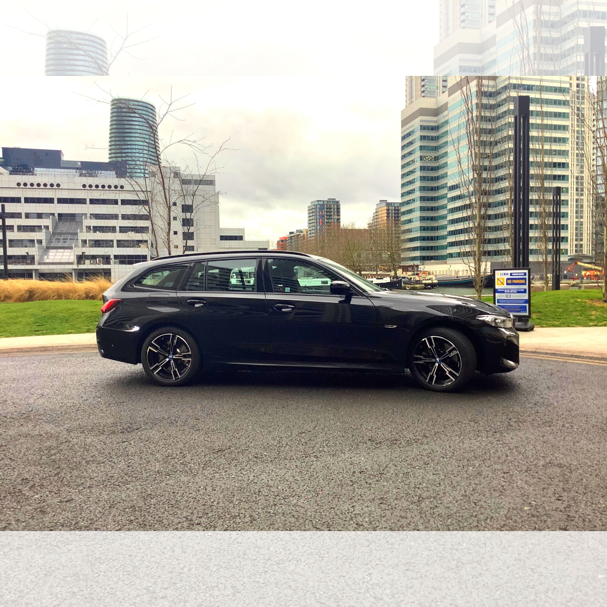 LCHlimited's tweet photo. Our BMW 330e M Sport Touring, in Canary Wharf, London.

Photos taken by our delivery driver, Alek K 📸👌

#BMW #3series #330e #Msport #CanaryWharf #London https://t.co/tUl1vI6Zdq