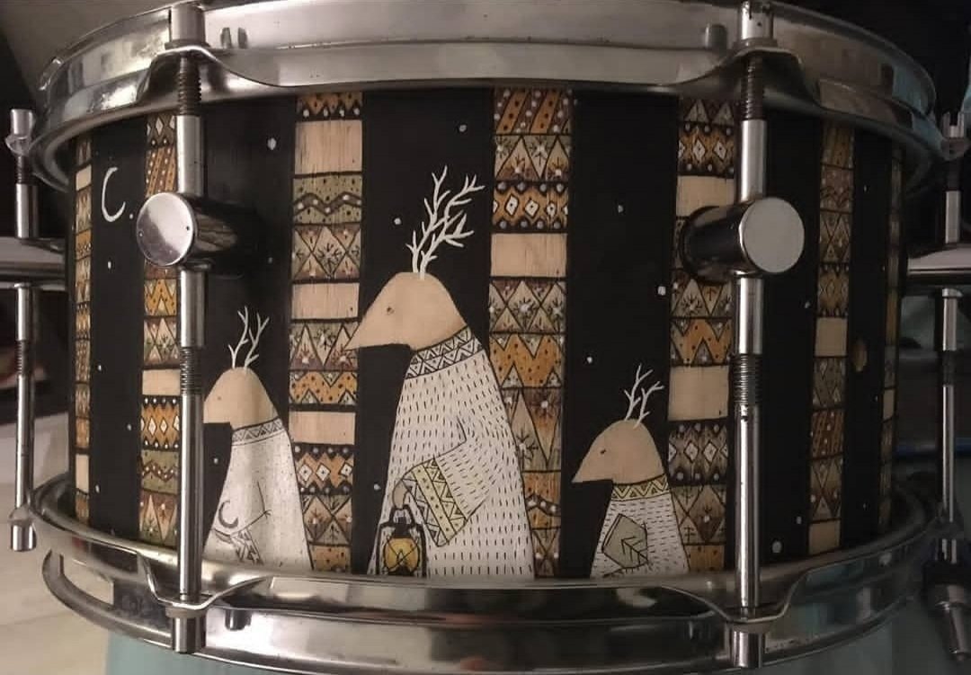 etsymooncrafts's tweet photo. The drawing I made for my dear friend's snare drumπSee the other photos to see the process of Sonor Force 2000 Made In Germany Poplar Wood πΏπ #sonor #drum #sonordrums #drummer #wood #music #DrumsRadio #uk #artwork #handmade #draw #drumshell #snare #snaredrum #Wednesday #art https://t.co/Y68eGqJtHB