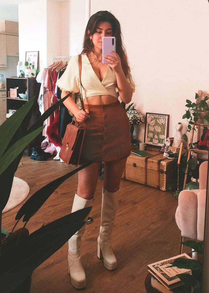 Elora 🌙 tweet media