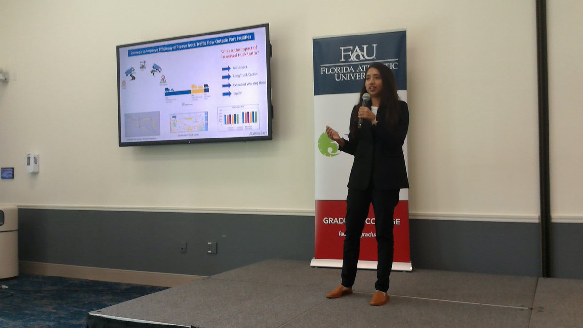 Jayisha Jaya, graduate student from @fauengineering presenting presenting “Concept to Improve Efficiency of Heavy Truck Traffic Flow outside Port Facilities to Support Climate Solution and Equity impact” #FAU3MT #ThreeMinuteThesis #Engineering #ComputerScience #FAUGradCollege