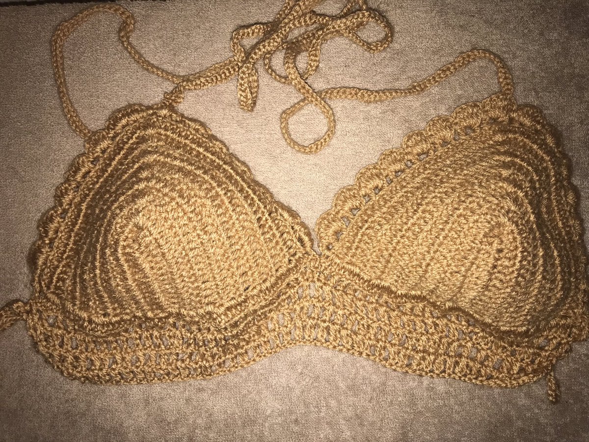 ChandaMalema5's tweet photo. A bralette ❤️🤍❤️😊#crochet https://t.co/OQg2zu9YKR
