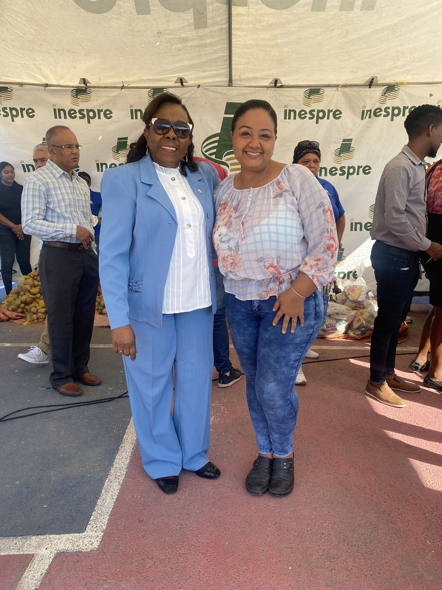 MariaSu46796013's tweet photo. En el día de hoy estuvimos participando en la inauguración del mercado de Inespres en el Distrito municipal de San Luis. #seguimostrabajando
#SomosPRM       @Lendrycs @ATaverasGuzman @luisabinader https://t.co/iBPegUvmFn