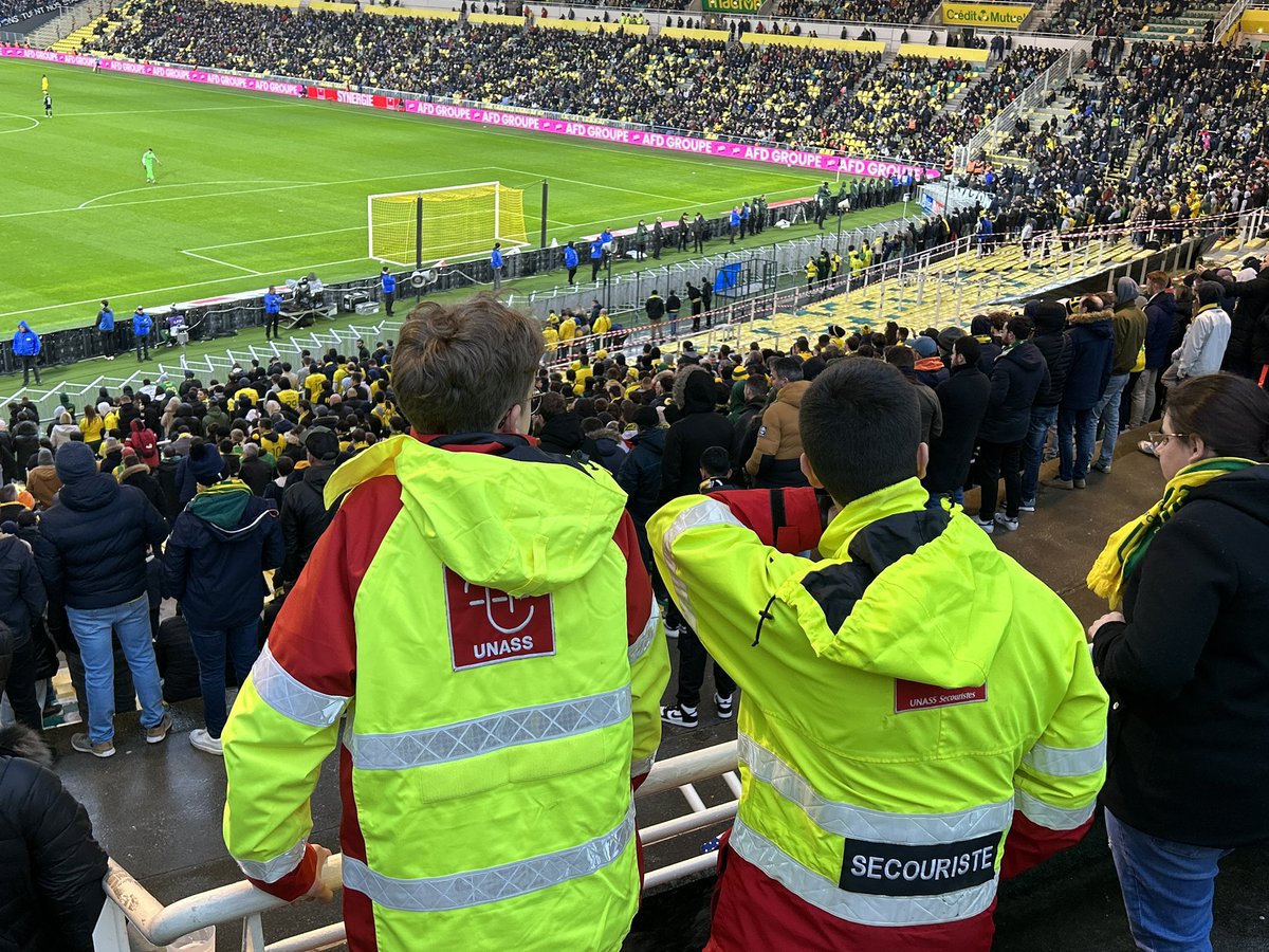 unass44's tweet photo. [#Média]

🔴 Article de @OuestFrance44 sur l’organisation des #secours lors du match @FCNantes contre la @juventusfc demain soir à la #Beaujoire ⚽️⛑️

Avec le #SAMU44 @CHUnantes , @AssistanceAmbulance et le @SDIS44 ✅

@EuropaLeague https://t.co/6mG4EKNHKJ