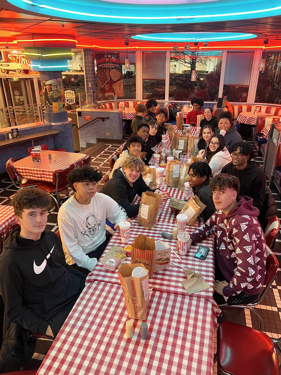 CoachMG_1's tweet photo. So grateful for the opportunity to coach this team in year 2. Started with the same guys we ended with through all the ups and downs. Love y’all 💙🧡@HEHSbball https://t.co/MPUrlOdAZ3