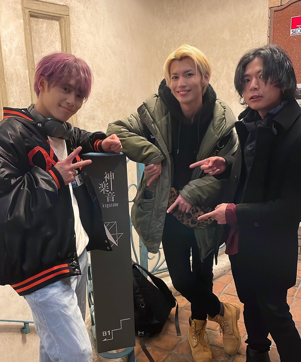 morugesso_SHR's tweet image. #BLUEBERRYBOX vol.2
ご来場ありがとうございました✨

モルゲッソ2度目の主催LIVE
今回も多彩な音楽を楽しんで頂けましたか?🤷‍♂️
次回3/22(wed) vol.3もお楽しみに👏

今回初めて出演して頂いたアーティストの方々です👏
#モルゲッソ🤷‍♂️
#모르겠어🤷‍♂️
#知らんがな🤷‍♂️