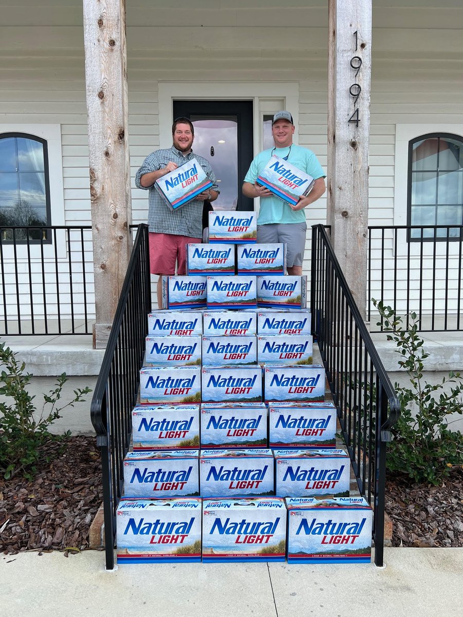 Adaptive tweet media