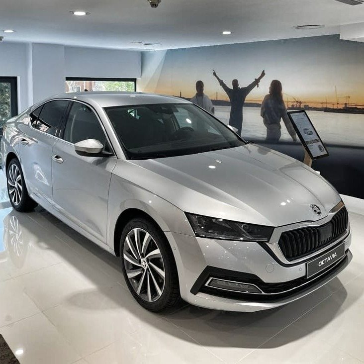Si buscas un coche con estilo propio, este Škoda Octavia es para ti.🙌🏻🚘 ¡Ven a conocerlo!📍

#Škoda #Octavia #AutocenterMadrid #Madrid