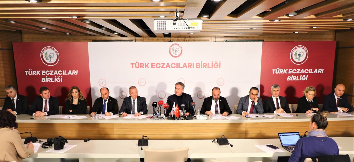 tebkurumsal's tweet photo. Türk Eczacıları Birliğinin koordinasyonunda, Bölge Eczacı Odalarımızın organizasyonunda, depremin ilk gününden bu yana can siperhane bir şekilde çalışan tüm meslektaşlarımızla bir seferberlik hali ilan ettik. 

https://t.co/mwqw3h5eb8
#deprem https://t.co/hjnc9JwrIU