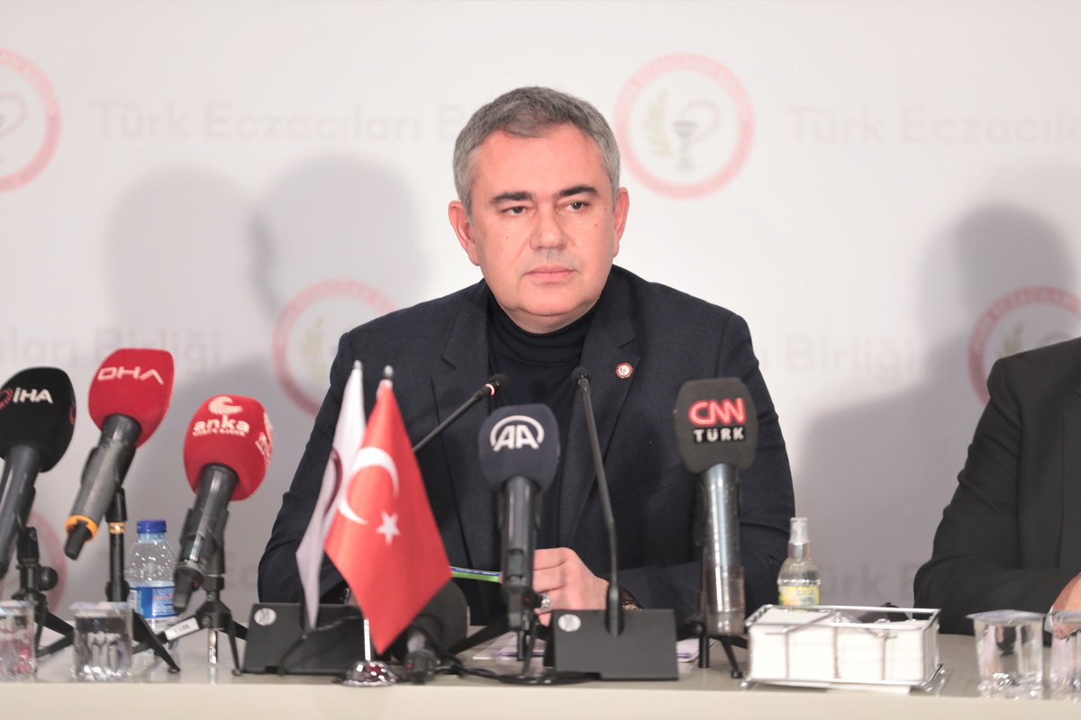 tebkurumsal's tweet photo. Türk Eczacıları Birliğinin koordinasyonunda, Bölge Eczacı Odalarımızın organizasyonunda, depremin ilk gününden bu yana can siperhane bir şekilde çalışan tüm meslektaşlarımızla bir seferberlik hali ilan ettik. 

https://t.co/mwqw3h5eb8
#deprem https://t.co/hjnc9JwrIU