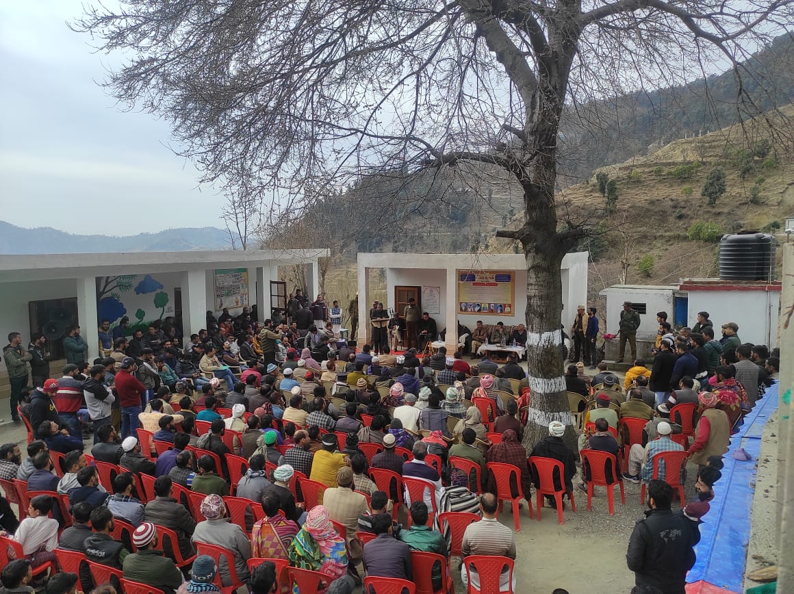 BdoBudhalOld's tweet photo. DDC Rajouri @vikashappy87 Sir Presides Over Block Diwas At Kandi Upper Panchayat,  Kotranka.
Listened to Issues patiently, assured redressal of  grievances and fulfillment of  demands.
@diprjk 
@DioRajouri 
@MohtshimHanief https://t.co/OVHi2nOGJz