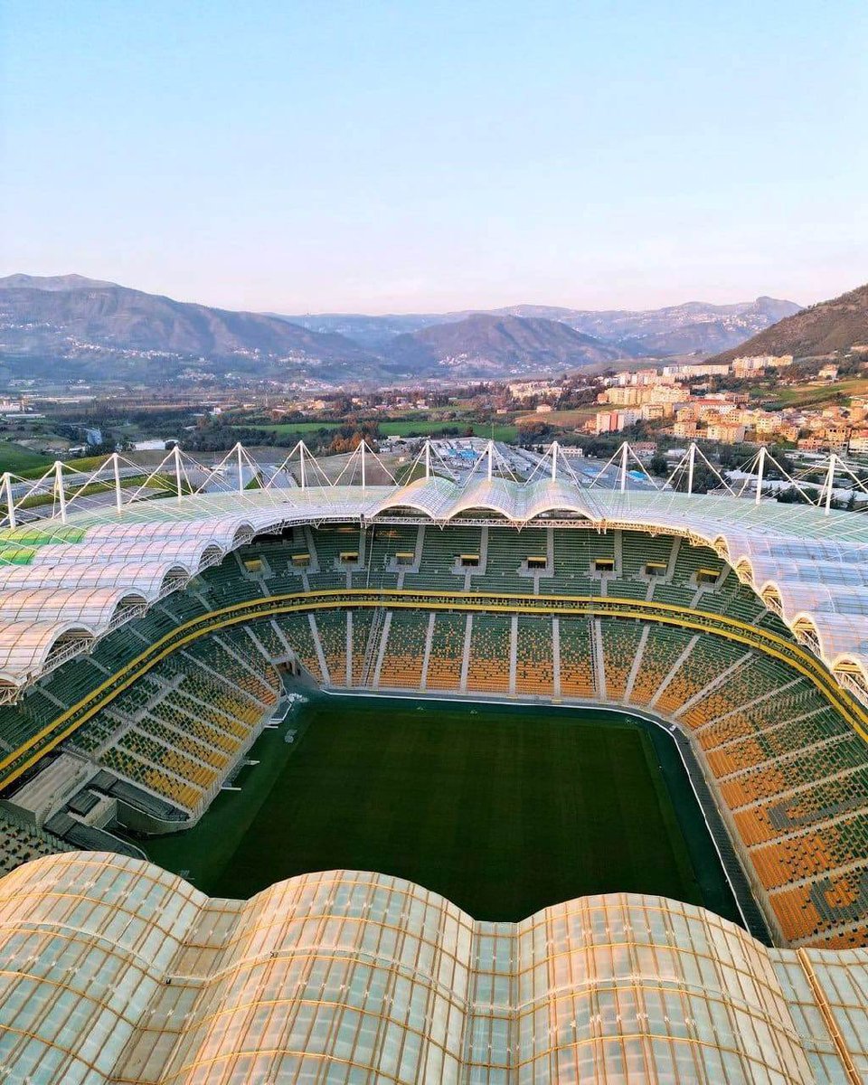 ActuDZ_'s tweet photo. Le nouveau stade de la JSK à Tizi Ouzou portera le nom de Houcine Aït-Ahmed (1926-2015). 

Il est l'un des fondateurs du FLN et a lutté tout au long de sa vie pour l'indépendance de notre pays, il était connu pour ses fortes convictions et son courage.

(@SofianePress) https://t.co/ufFg90RQtd