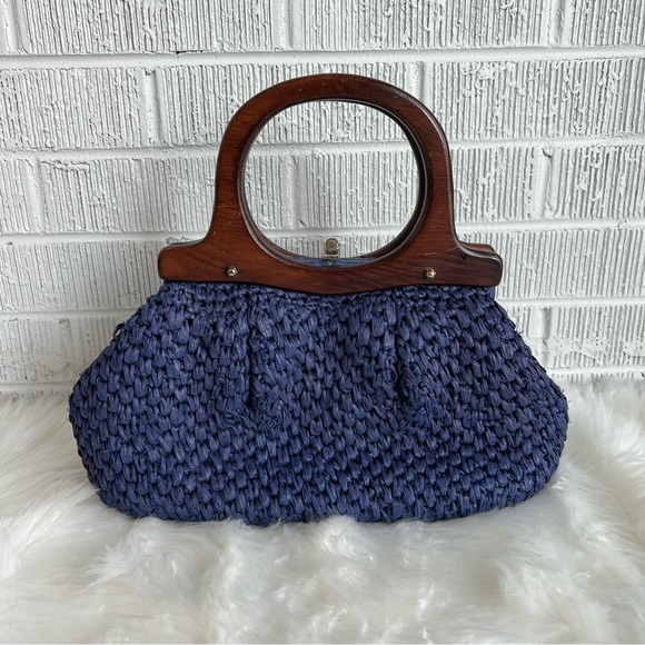 bellabasket1's tweet photo. So good I had to share! Check out all the items I'm loving on @Poshmarkapp from @threadgal2 #poshmark #fashion #style #shopmycloset #gaymode #dianegilman: https://t.co/oCeDh9837y https://t.co/gZLLlqt5QX