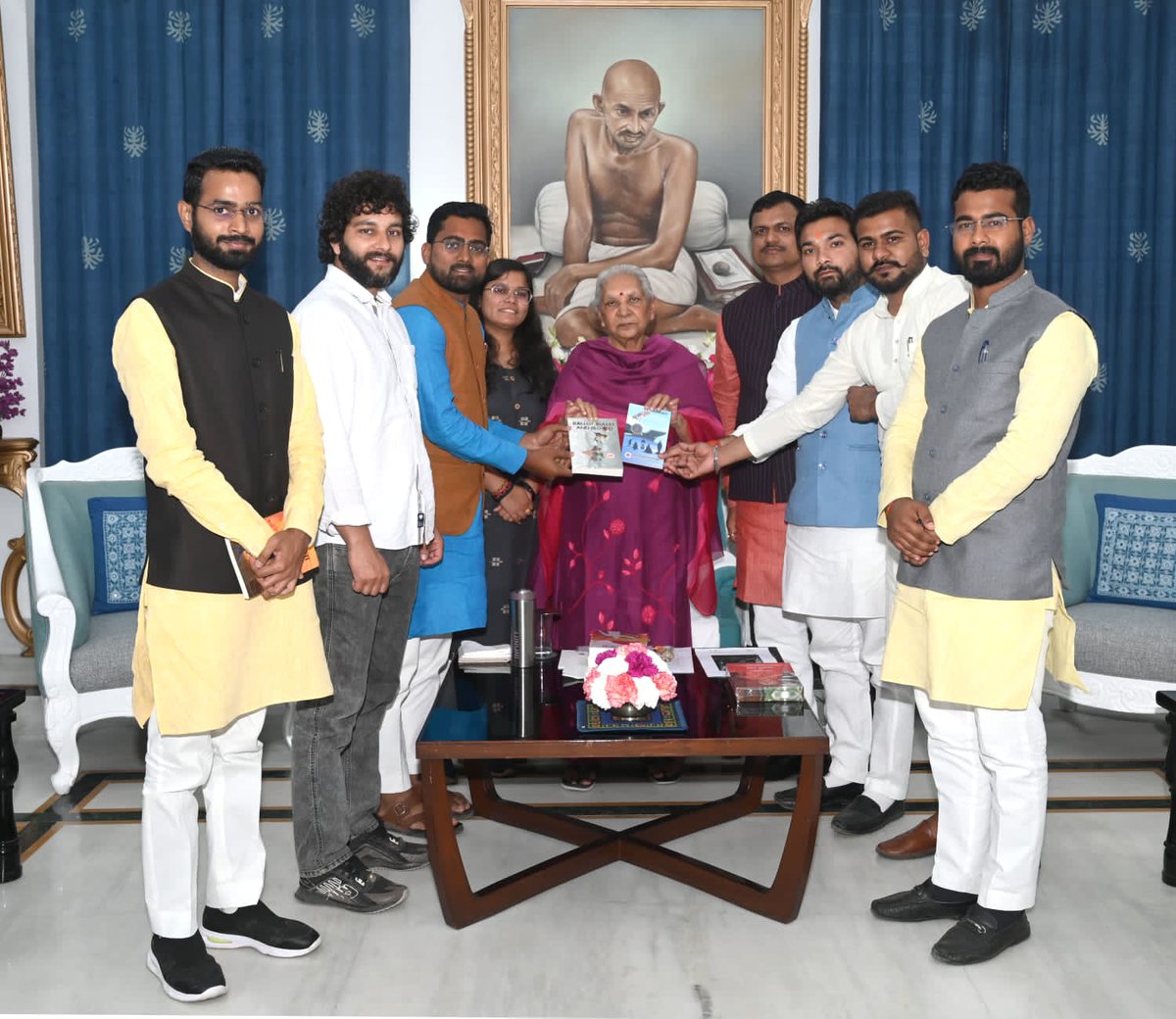 ABVP4Kashi's tweet photo. Today a delegation of ABVP Uttar Pradesh called on the Hon. Governor of UP Shrimati Anandiben Patel ji and presented a memorandum regarding betterment of Higher education in the state and to take strict action against cases of Corruption. (1/2) https://t.co/vQTCxuAZfx