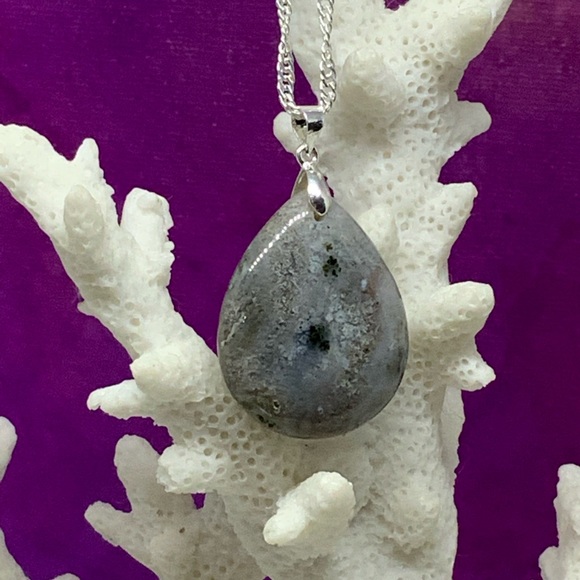 TrueReprobate's tweet image. So good I had to share! Check out all the items I'm loving on @Poshmarkapp #poshmark #fashion #style #shopmycloset #windsor #handcrafted #houseofharlow1960: posh.mk/CTCmVzc4Cxb